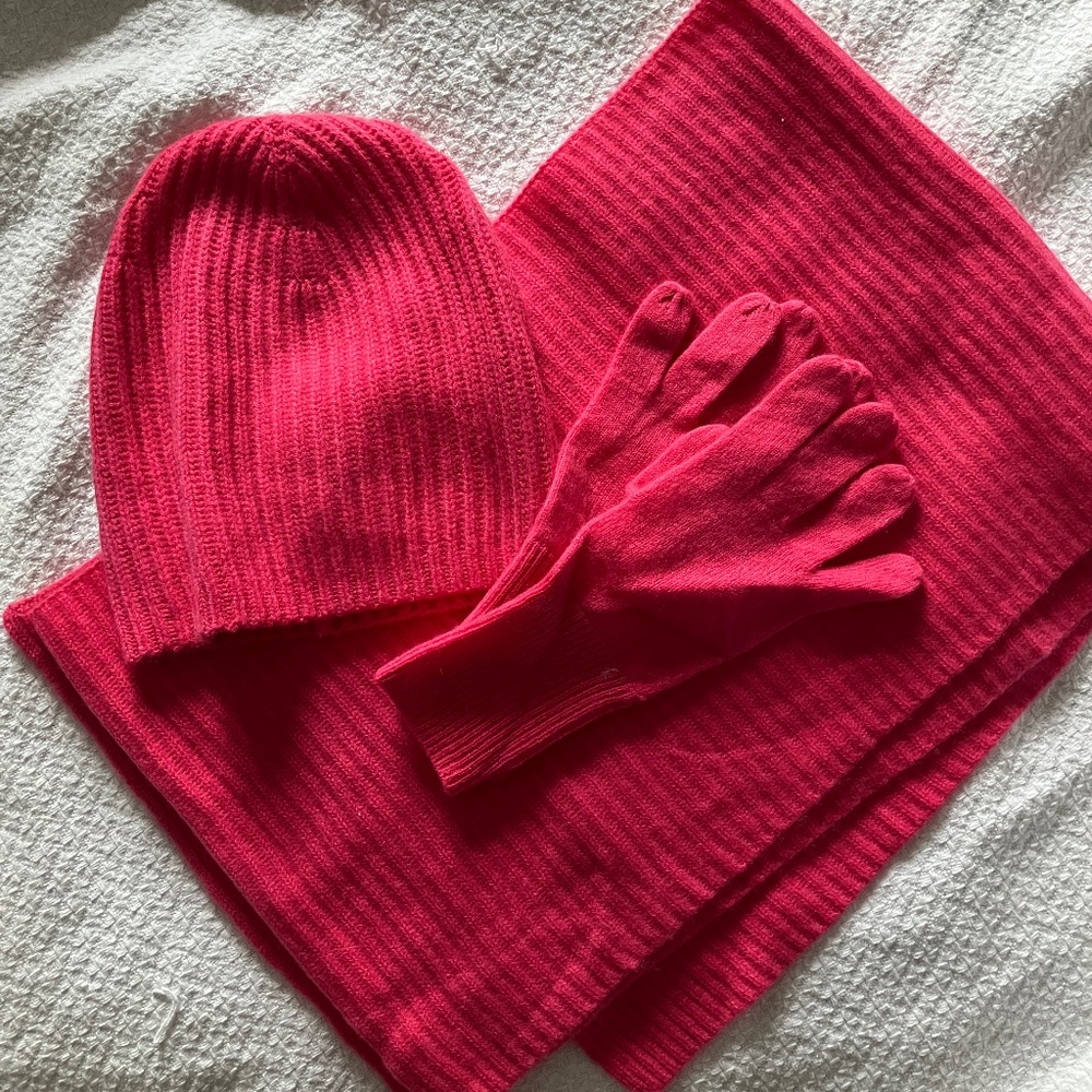 Ann Taylor cashmere jersey gloves, cherry jam, OS